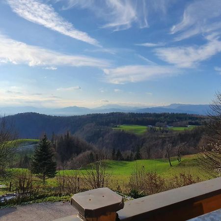 Cosy Spacious Wooden Chalet Na Hrib Stiska Vas Bagian luar foto