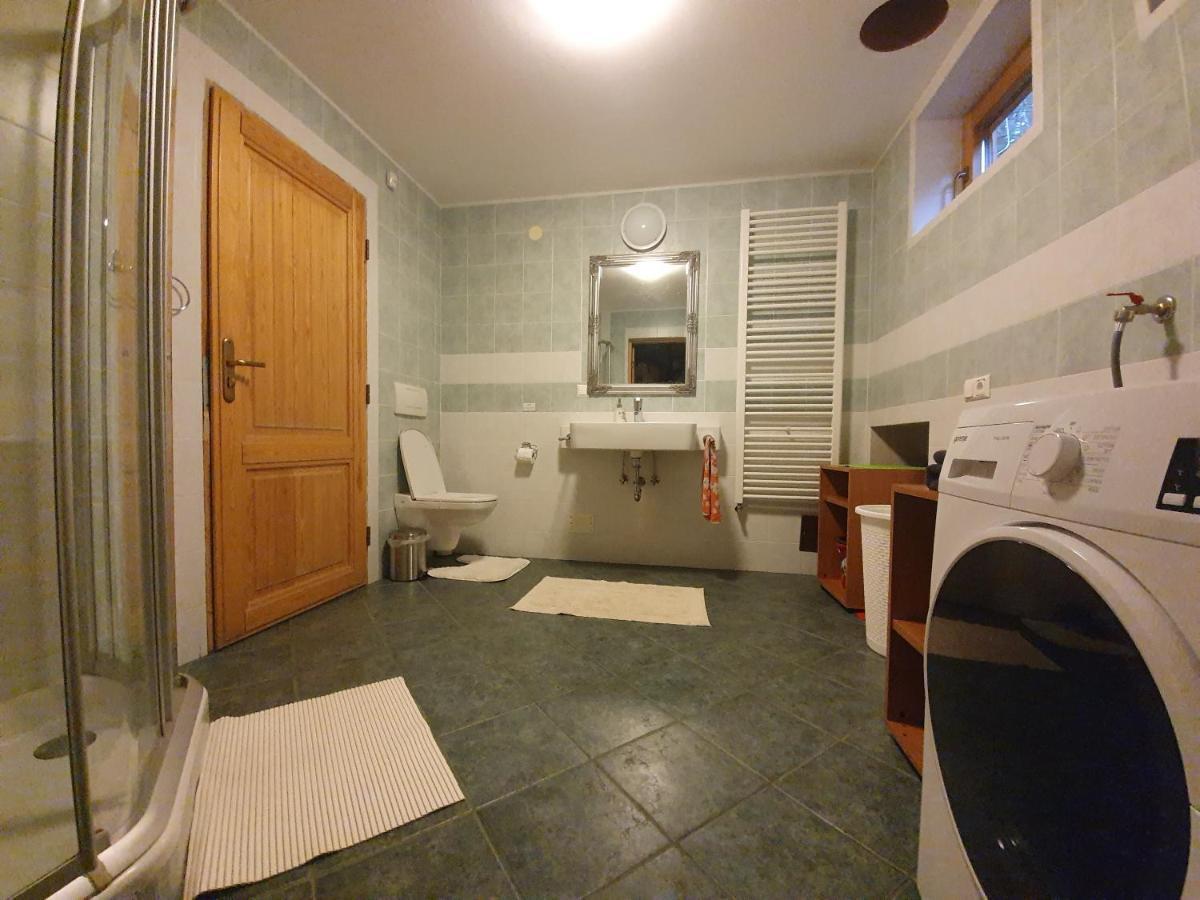 Cosy Spacious Wooden Chalet Na Hrib Stiska Vas Bagian luar foto