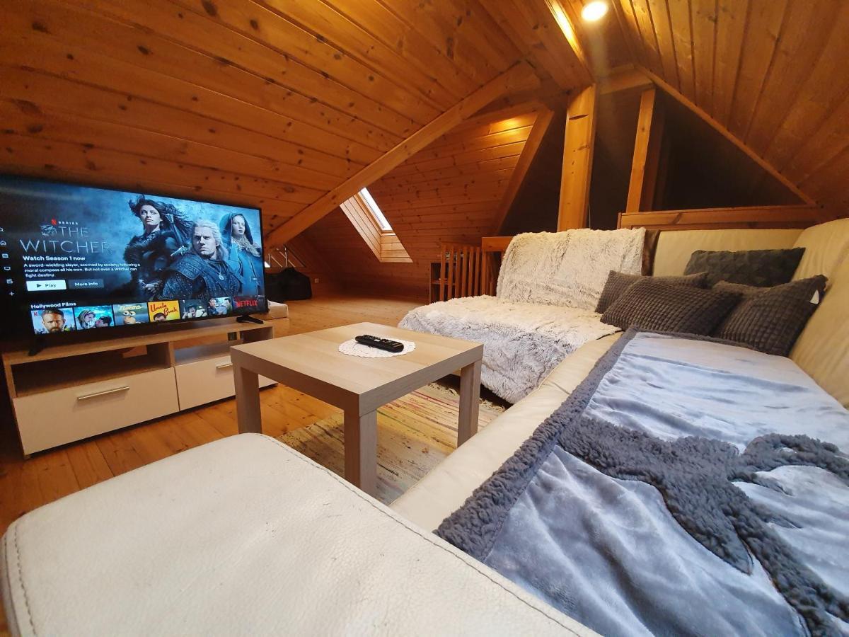 Cosy Spacious Wooden Chalet Na Hrib Stiska Vas Bagian luar foto